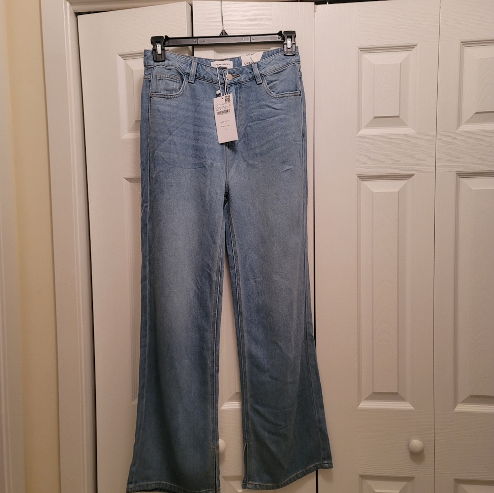 Urban Revivo Split Hem Straight Jeans